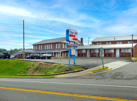 Knob Hill Motor Lodge – Hillsville  allows check-in for 18 year-old guests