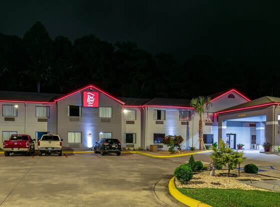 Red Roof Inn & Suites Carrollton, GA – West Georgia allows check-in for 18 year-old guests