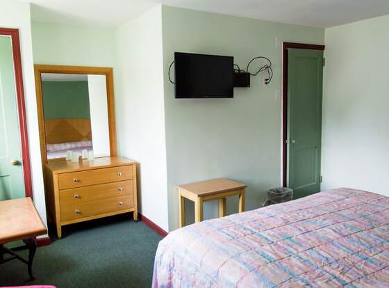 Bay Point Inn allows check-in for 18 year-old guests