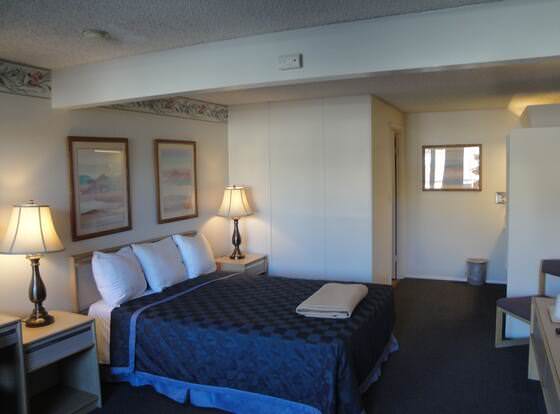 Sun Country Inn allows check-in for 18 year-old guests