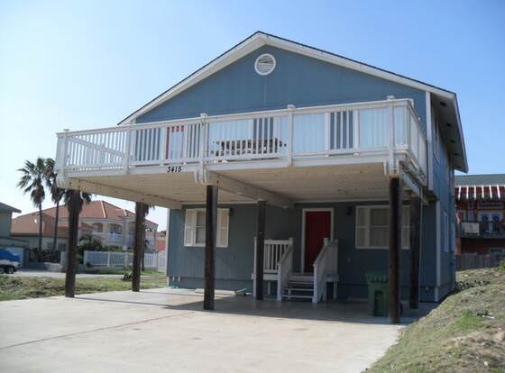 Island Houses by Island Services allows check-in for 18 year-old guests