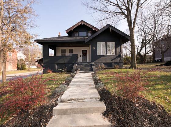 Hopkins Park Bed and Breakfast allows check-in for 18 year-old guests