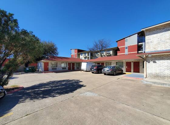 River Inn Motel allows check-in for 18 year-old guests