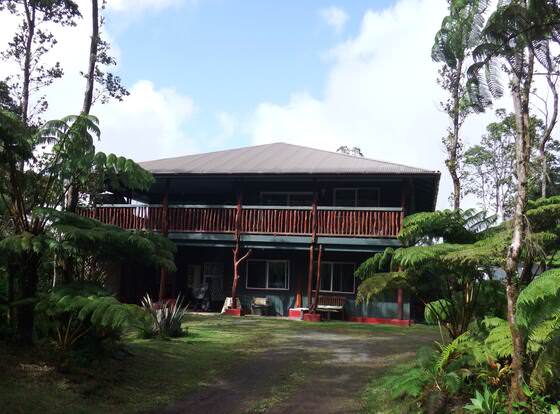 Aloha Crater Lodge and Lava Tube allows check-in for 18 year-old guests