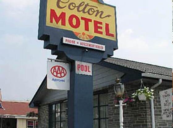 Colton Motel Gettysburg allows check-in for 18 year-old guests