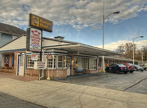 Budget Host Three Crowns Motor Lodge allows check-in for 18 year-old guests