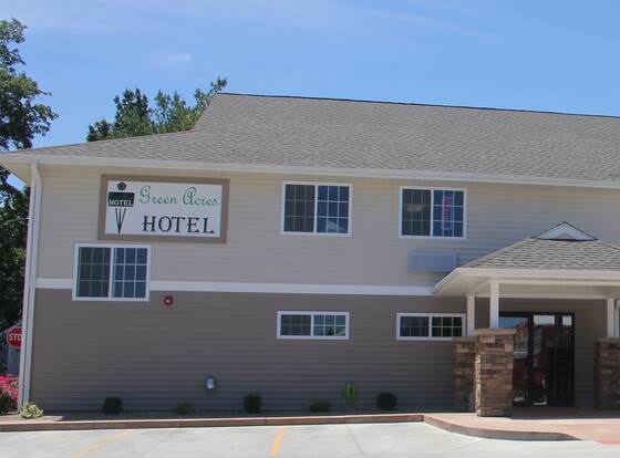 Green Acres Hotel allows check-in for 18 year-old guests