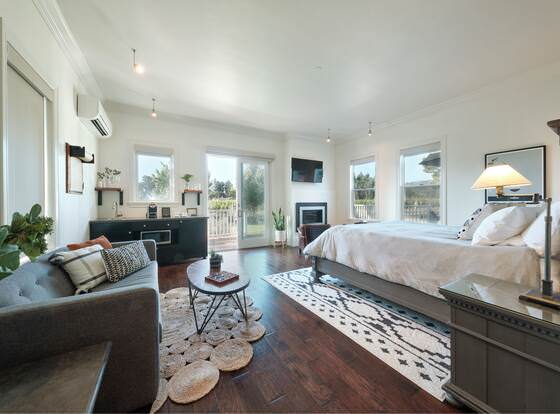 The Setting Inn Napa Valley allows check-in for 18 year-old guests