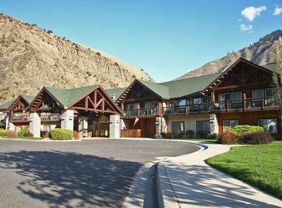 Salmon Rapids Lodge allows check-in for 18 year-old guests