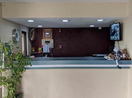 Key West Inn - Montgomery South allows check-in for 18 year-old guests