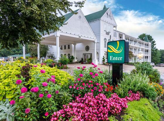 Quality Inn Eureka Springs South allows check-in for 18 year-old guests