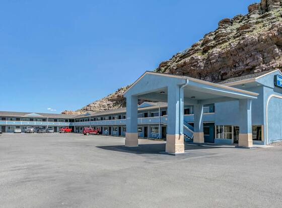 Rodeway Inn allows check-in for 18 year-old guests