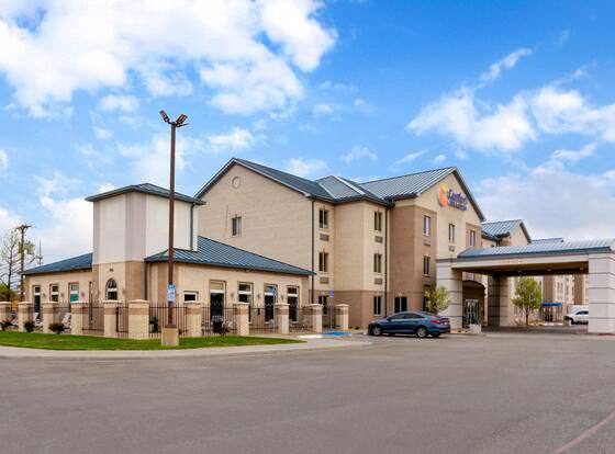 Comfort Inn & Suites allows check-in for 18 year-old guests