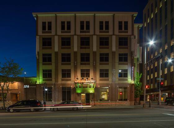 CopperLeaf Boutique Hotel & Spa, BW Premier Collection allows check-in for 18 year-old guests