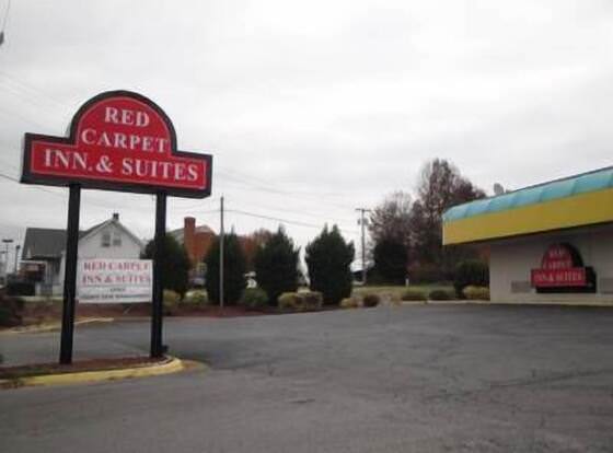 Red Carpet Inn & Suites allows check-in for 18 year-old guests