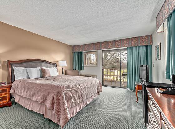 Etowah Valley Golf & Resort allows check-in for 18 year-old guests