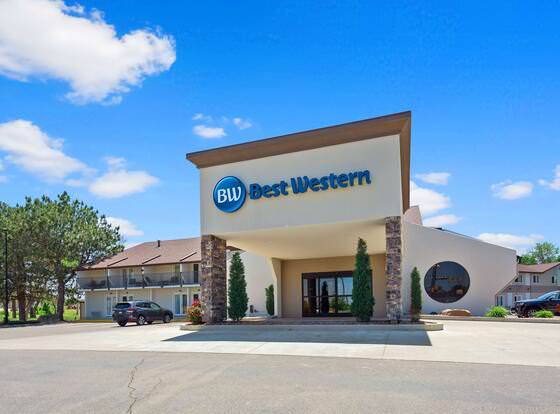 Best Western Sundowner allows check-in for 18 year-old guests