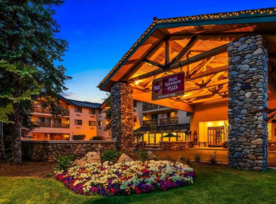 Best Western Plus Kentwood Lodge allows check-in for 18 year-old guests