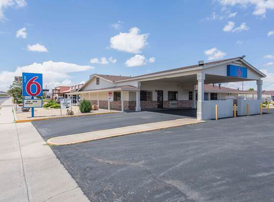 Motel 6 Lordsburg, NM allows check-in for 18 year-old guests