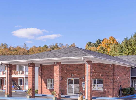 Days Inn by Wyndham West Jefferson allows check-in for 18 year-old guests