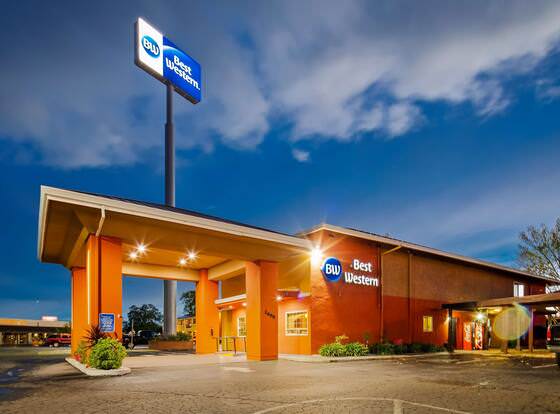 Best Western Anderson Inn allows check-in for 18 year-old guests