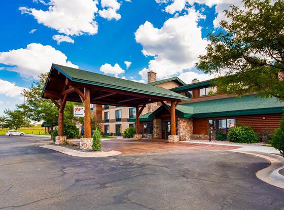Best Western Plus Sidney Lodge allows check-in for 18 year-old guests