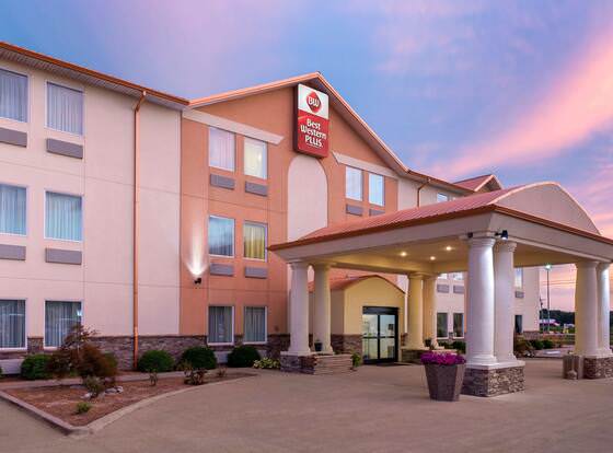 Best Western Plus Covered Bridge Inn allows check-in for 18 year-old guests