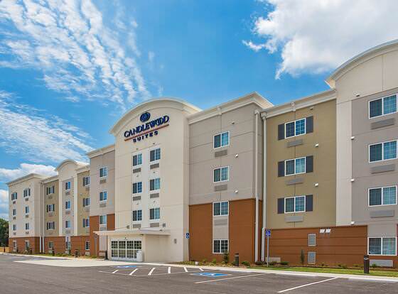 Candlewood Suites Oak Grove - Fort Campbell, an IHG Hotel allows check-in for 18 year-old guests