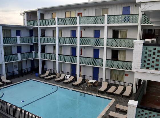 Sea Gypsy Inn Oceanfront allows check-in for 18 year-old guests