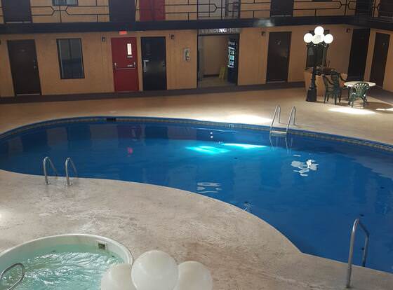 The Derrick Inn allows check-in for 18 year-old guests