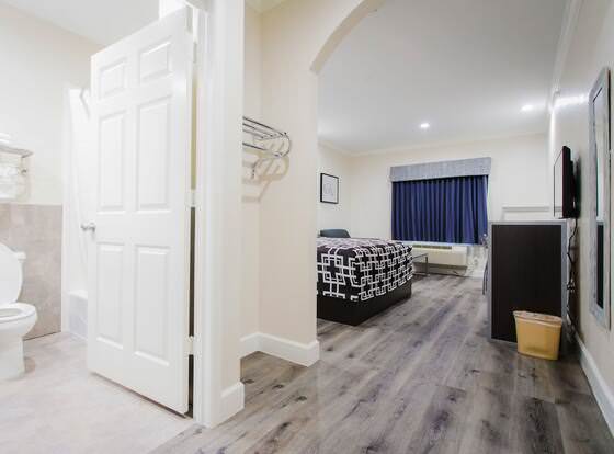 Palace Inn allows check-in for 18 year-old guests