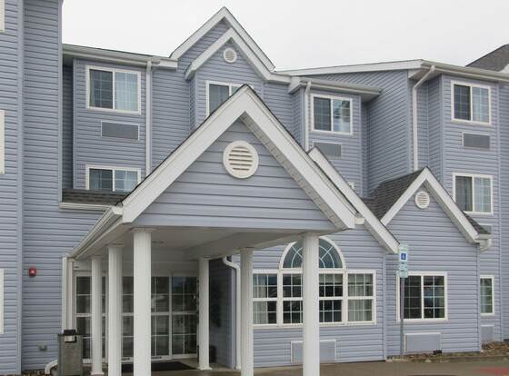 Quality Inn & Suites allows check-in for 18 year-old guests