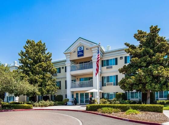 Best Western Clovis Cole allows check-in for 18 year-old guests