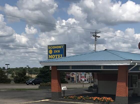 Economy Inn Motel allows check-in for 18 year-old guests
