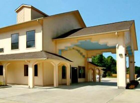 Regency Inn & Suites allows check-in for 18 year-old guests