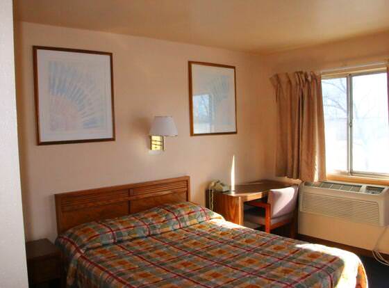 Travelers Inn Topeka allows check-in for 18 year-old guests