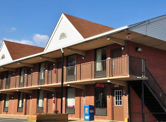 Budget Inn allows check-in for 18 year-old guests