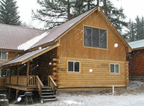 Aspen Lodge Blue Spruce Vacation Rental allows check-in for 18 year-old guests