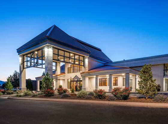 Best Western Vista Inn At The Airport allows check-in for 18 year-old guests