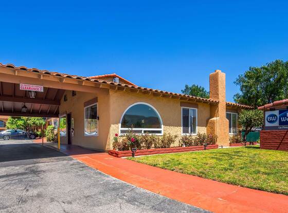 Best Western La Posada Motel allows check-in for 18 year-old guests