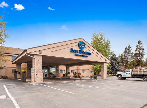 Best Western Newberry Station allows check-in for 18 year-old guests