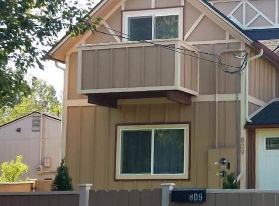 Ana's Bed and Breakfast allows check-in for 18 year-old guests