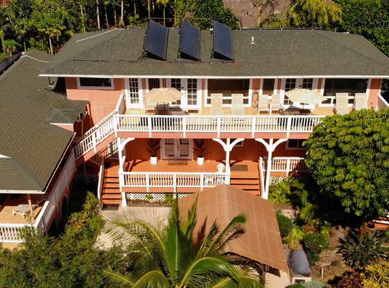 Maui Garden Oasis allows check-in for 18 year-old guests