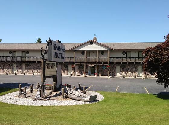 Driftwood Motel allows check-in for 18 year-old guests