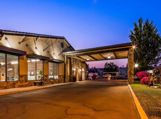 Best Western Prineville Inn allows check-in for 18 year-old guests