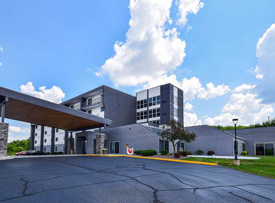 Best Western Resort Hotel & Conference Center allows check-in for 18 year-old guests