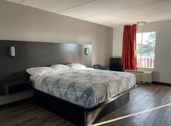 Motel 6 Stockbridge, GA – Hwy 138 W allows check-in for 18 year-old guests