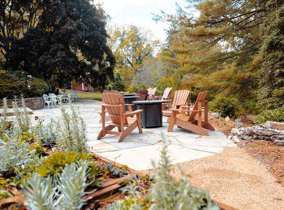 The Applewood Manor allows check-in for 18 year-old guests