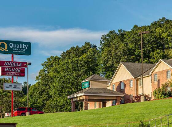 Quality Inn & Suites allows check-in for 18 year-old guests