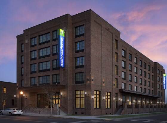 Holiday Inn Express Pensacola Downtown, an IHG Hotel allows check-in for 18 year-old guests